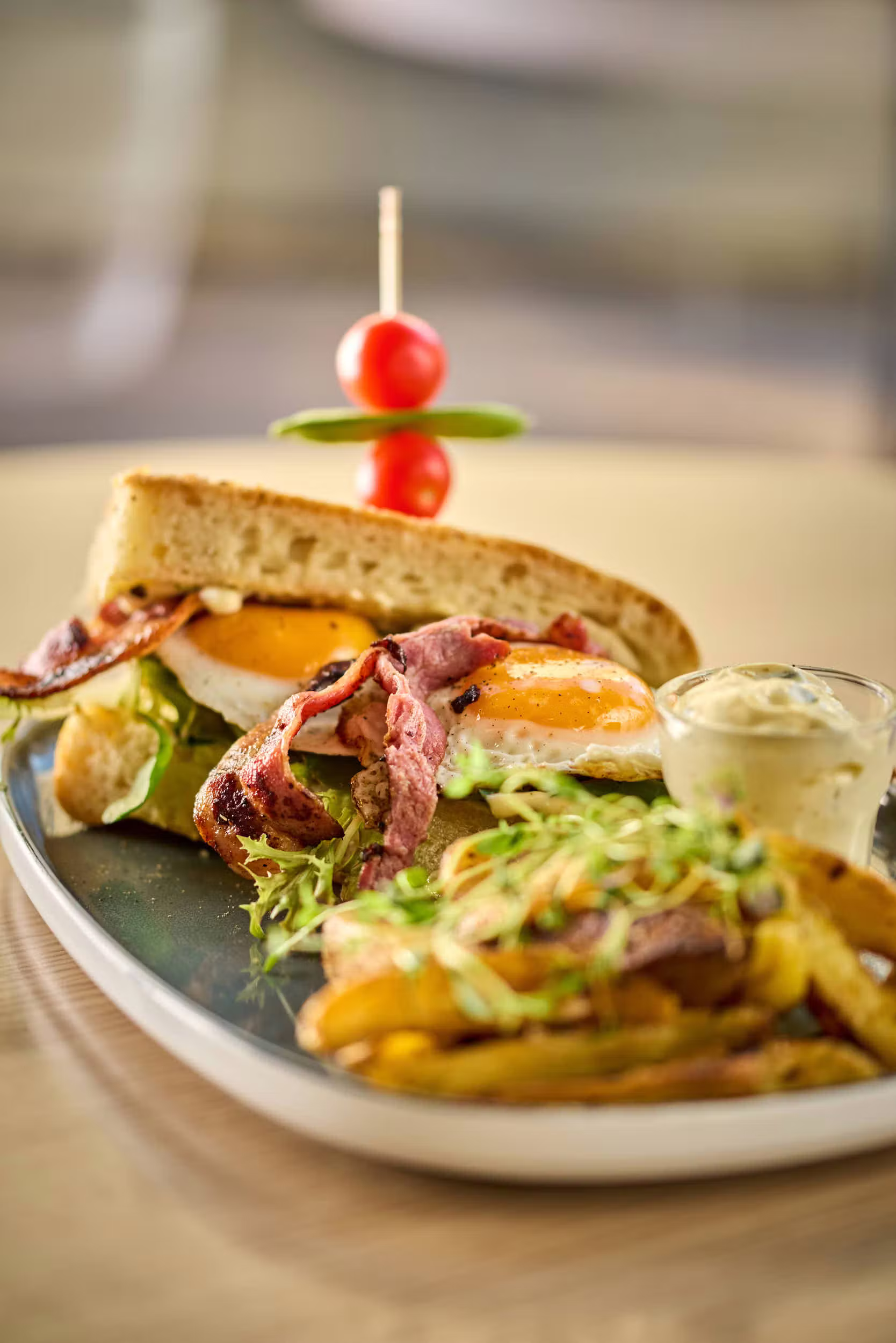 Smorbrod stekt egg — Nazar Café-Bar