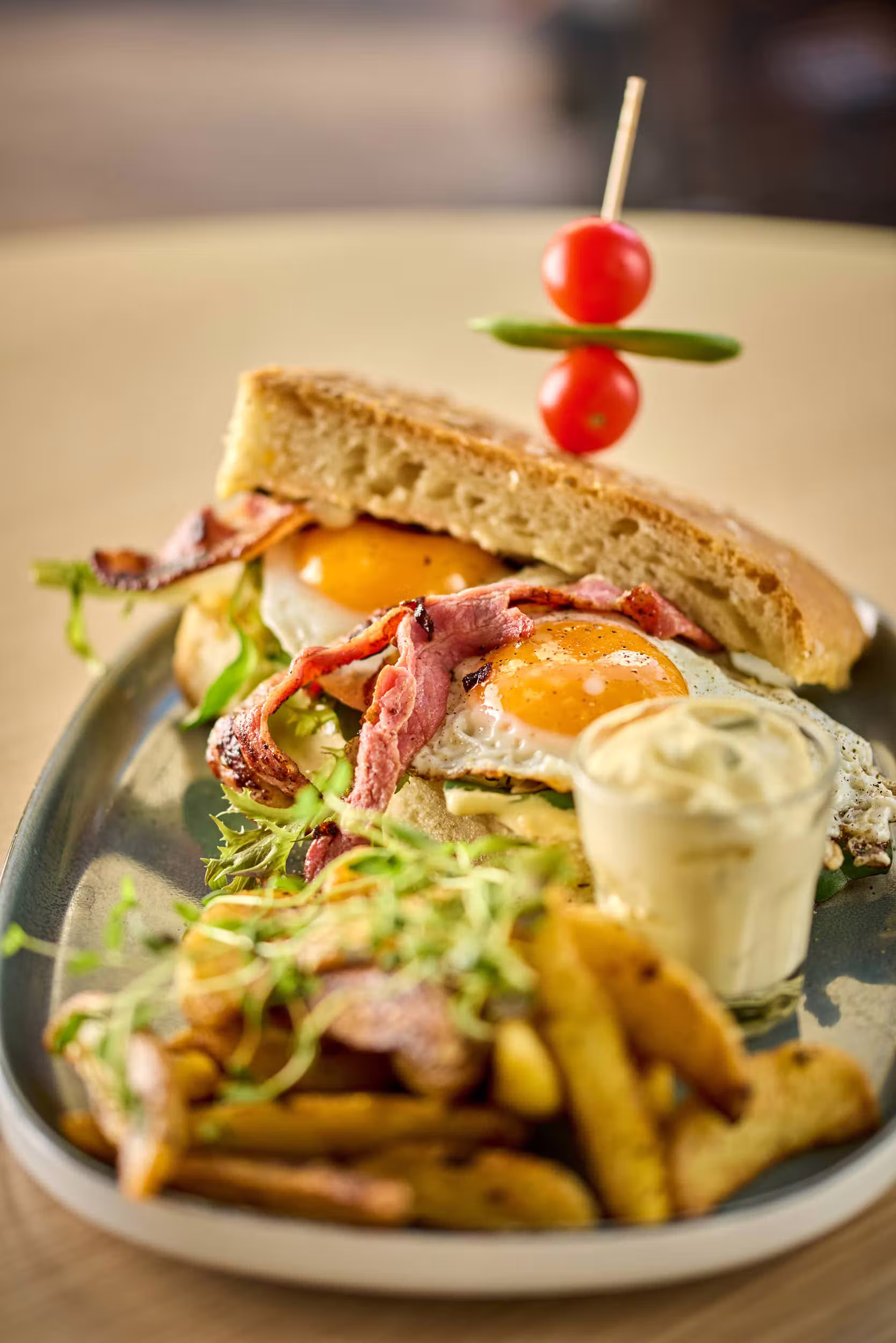 Smorbrod stekt egg — Nazar Café-Bar