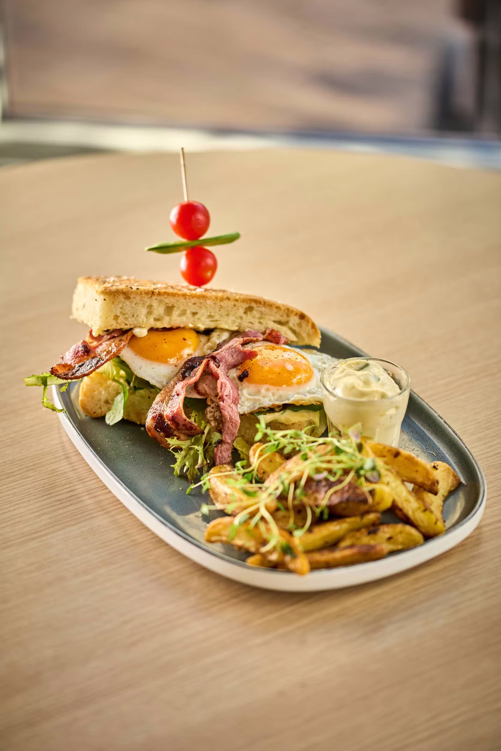 Smorbrod stekt egg — Nazar Café-Bar