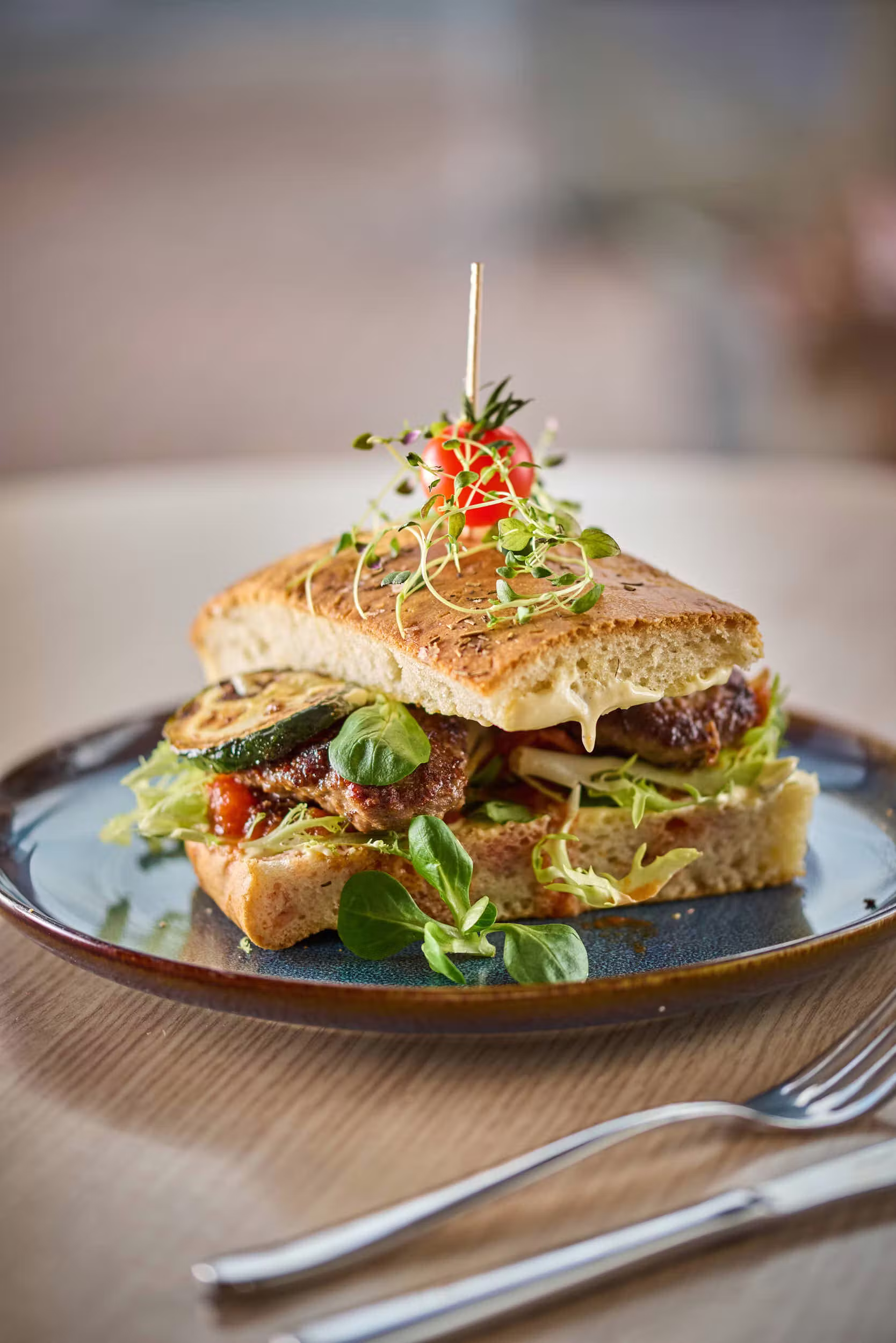 Tunfisksmorbrod focaccia — Nazar Café-Bar