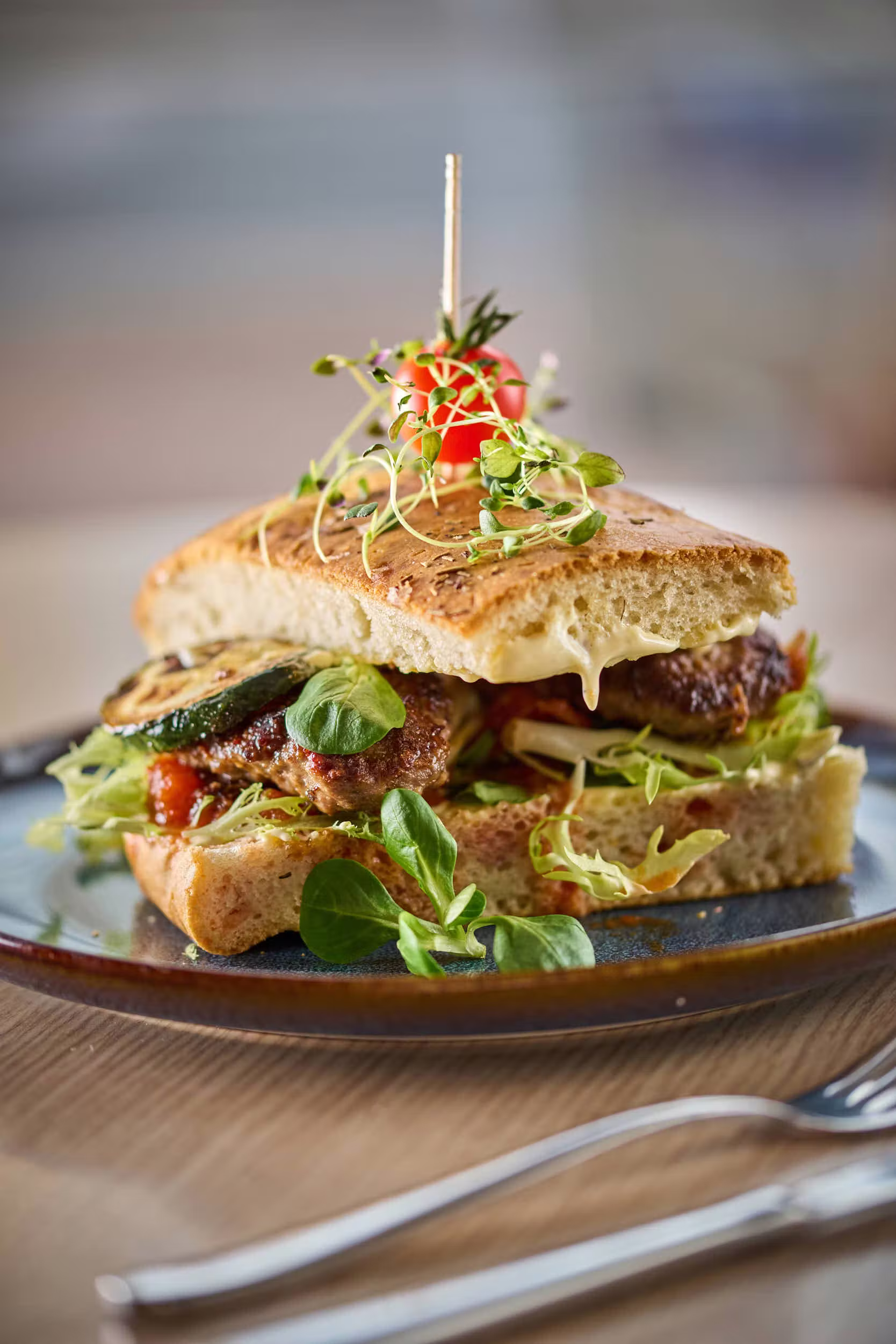 Tunfisksmorbrod focaccia — Nazar Café-Bar