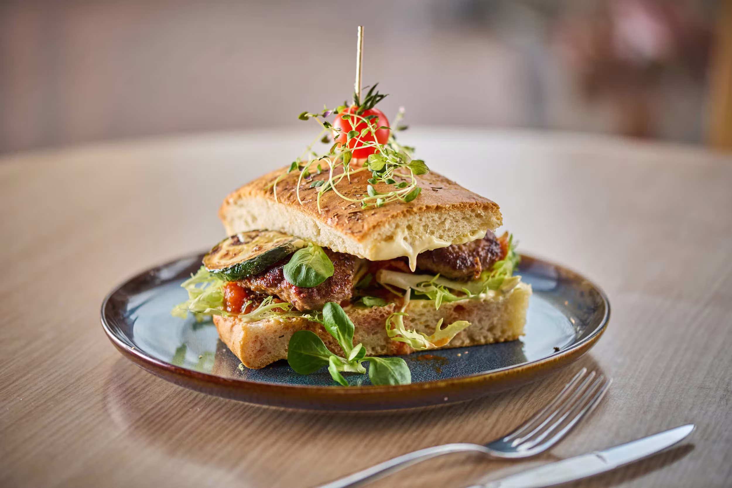 Tunfisksmorbrod focaccia — Nazar Café-Bar