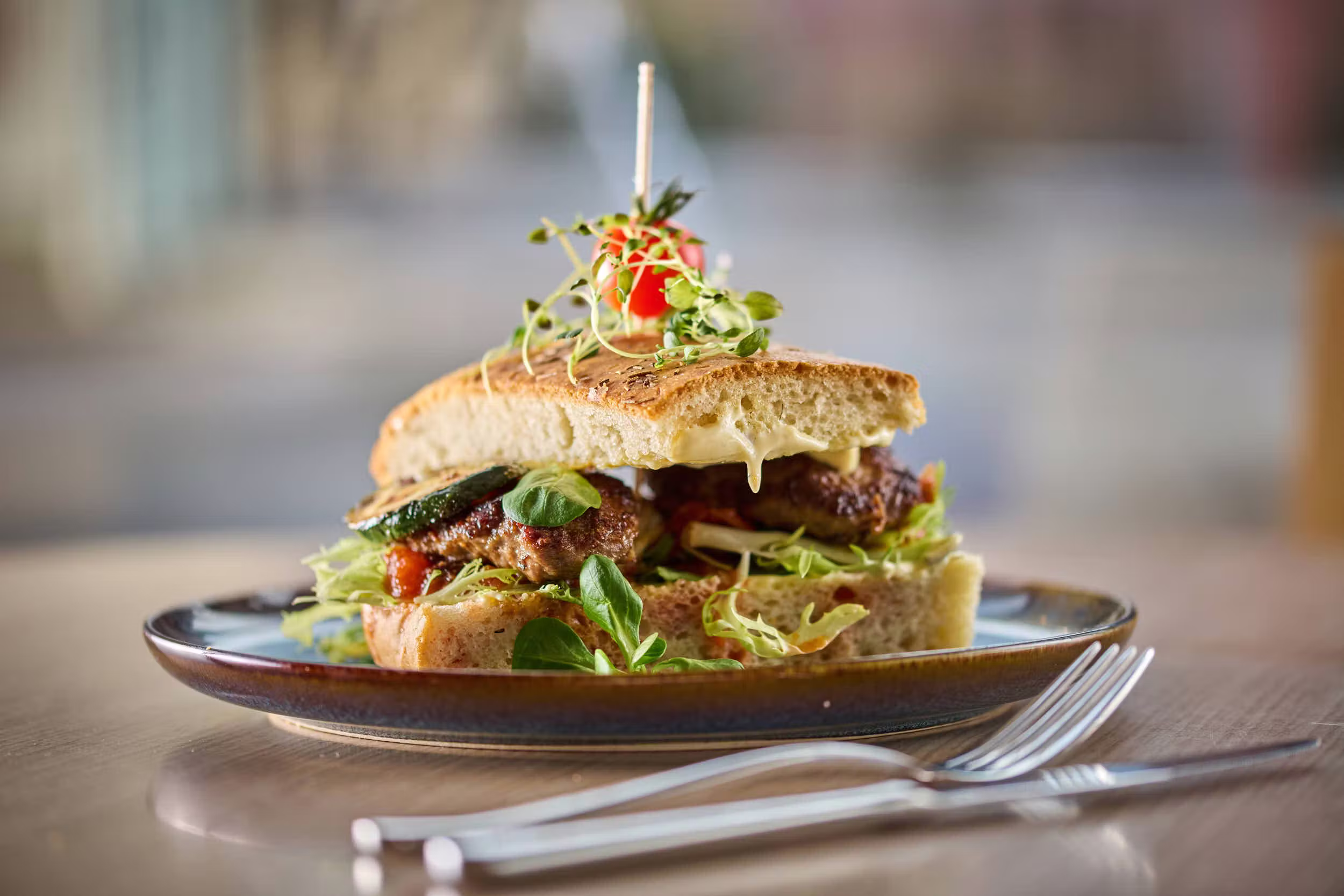 Tunfisksmorbrod focaccia — Nazar Café-Bar