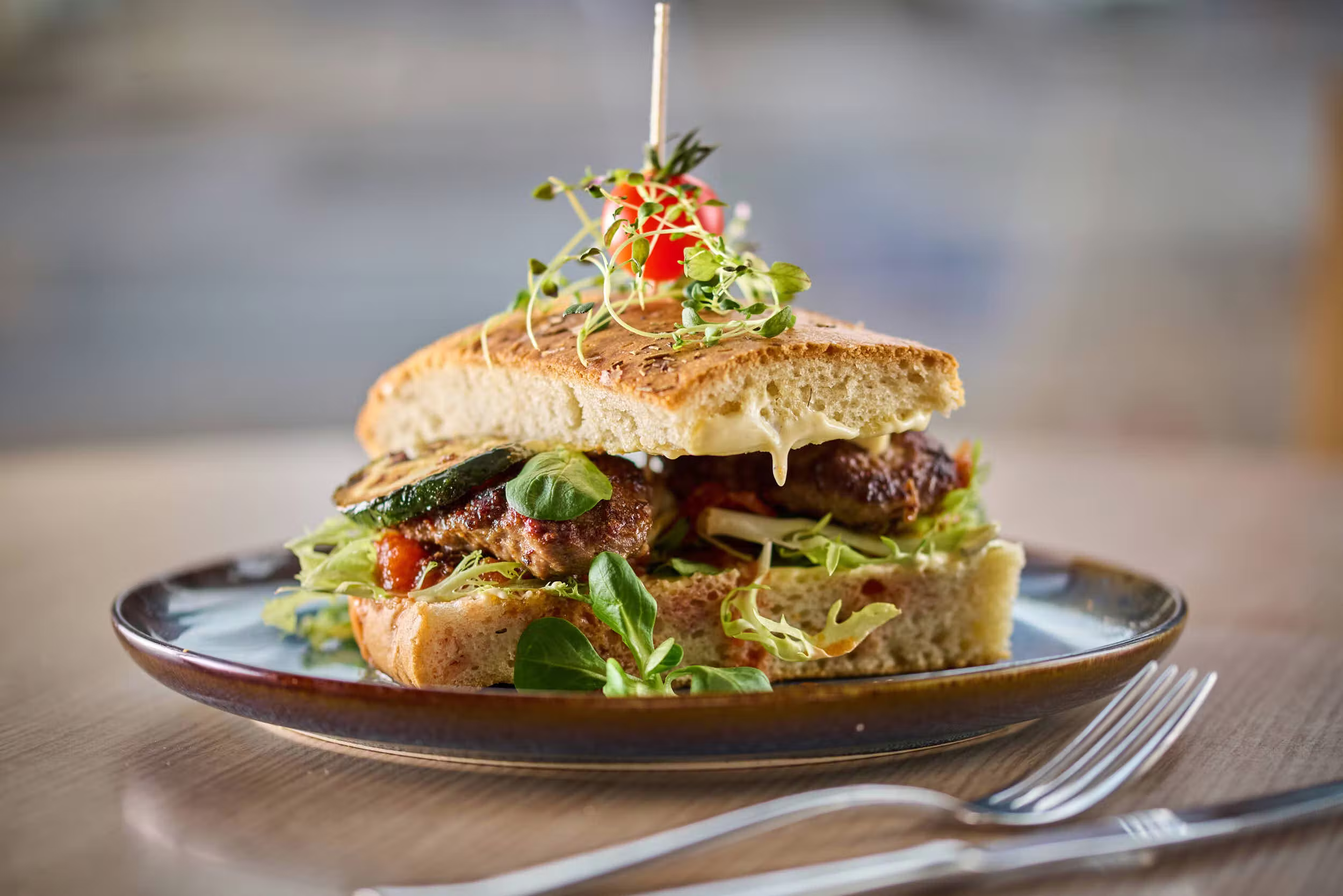 Tunfisksmorbrod focaccia — Nazar Café-Bar