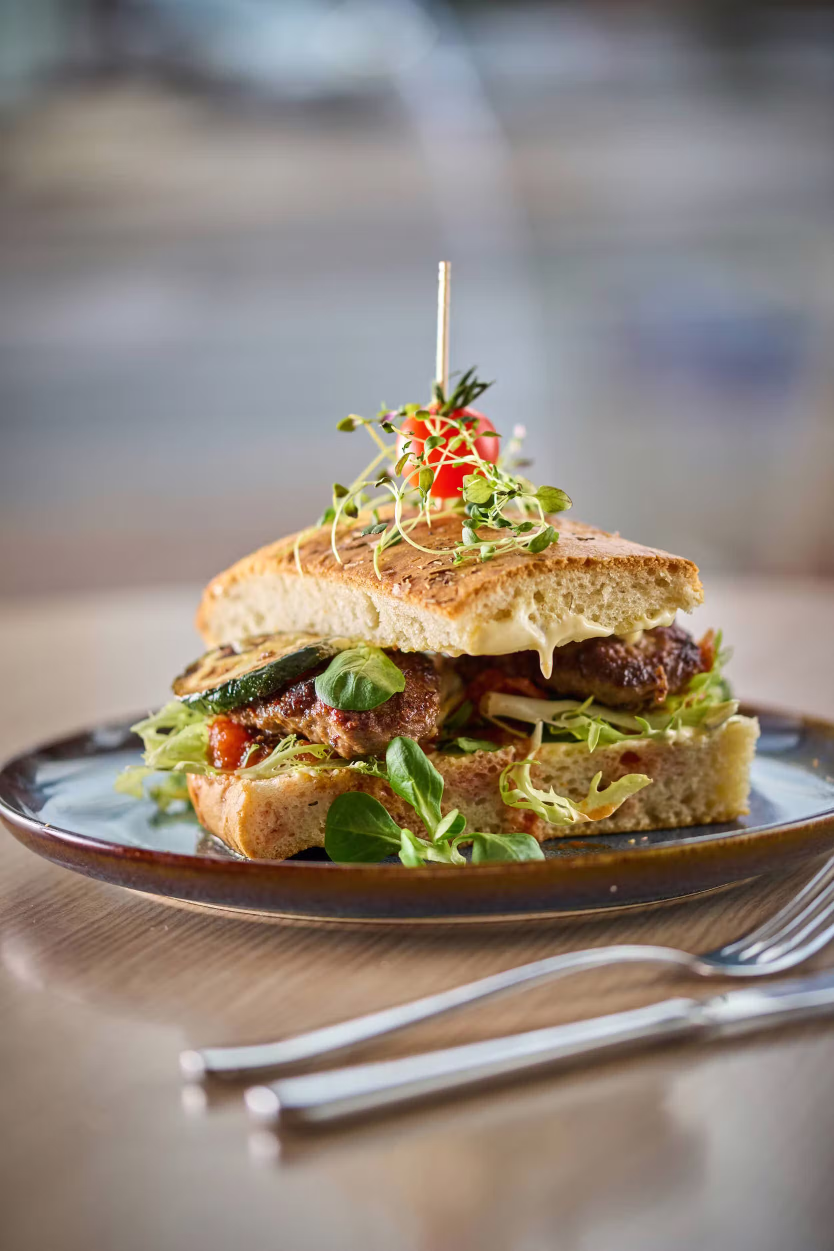 Tunfisksmorbrod focaccia — Nazar Café-Bar